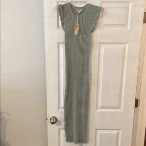 Hem  & Thread Elegant Sleeveless Ribbed maxi Dress in Green length 46” bust 28”